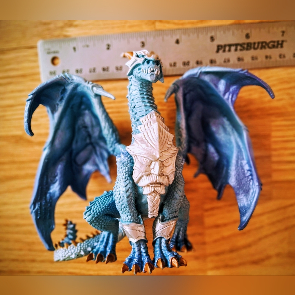 Safari Ltd. Guardian Dragon Action Figurw Toy